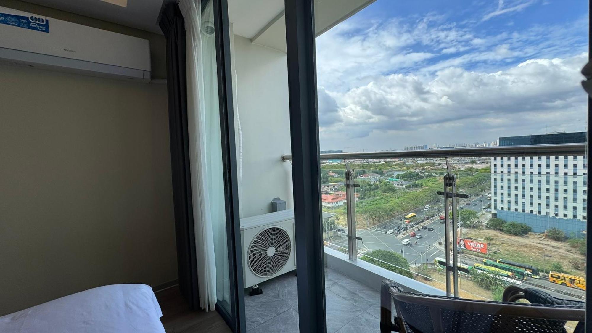 L Condotel Paranaque City エクステリア 写真