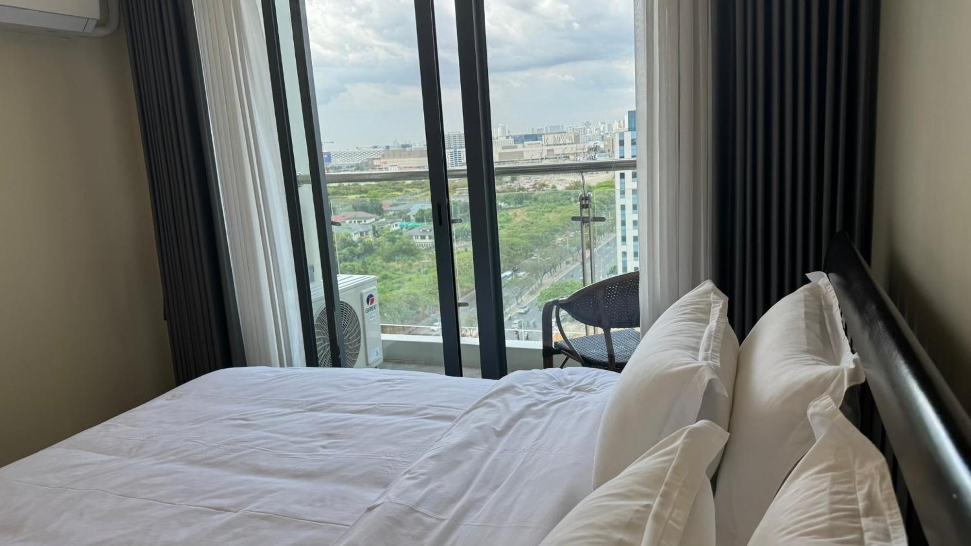 L Condotel Paranaque City エクステリア 写真